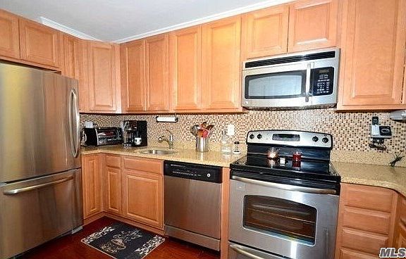 5th image of 1216 Willow Ln Unit 1215