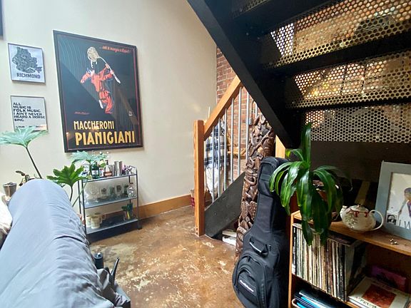 5th image of 1723 Summit Ave APT 111