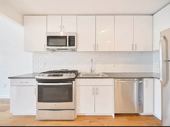 3rd image of 2211 3rd Ave #5P