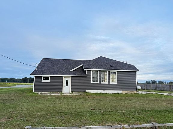2nd image of 7564 Thirteen Mile Rd NE