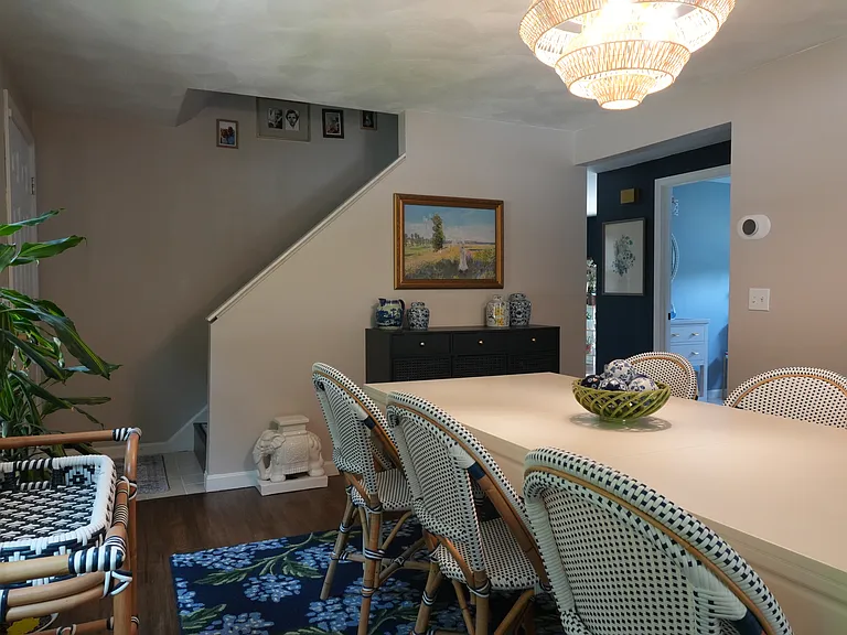 4 Russell Ave — Photo 7