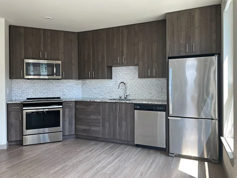 Lexington Apartments — Photo 45