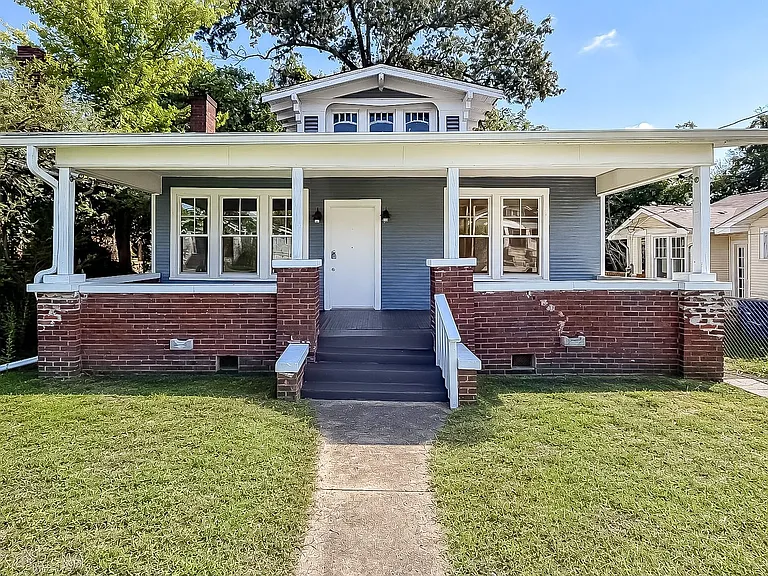 1705 Bennett Ave — Photo 4