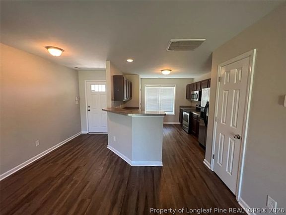 3rd image of 172 Collinwood Dr