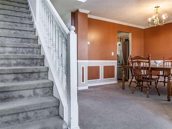 3rd image of 1938 Watercrest Dr