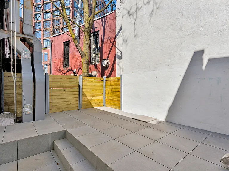 64 Greenwich Ave #2 — Photo 10