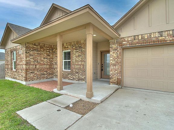 3rd image of 3502 De Zevala St