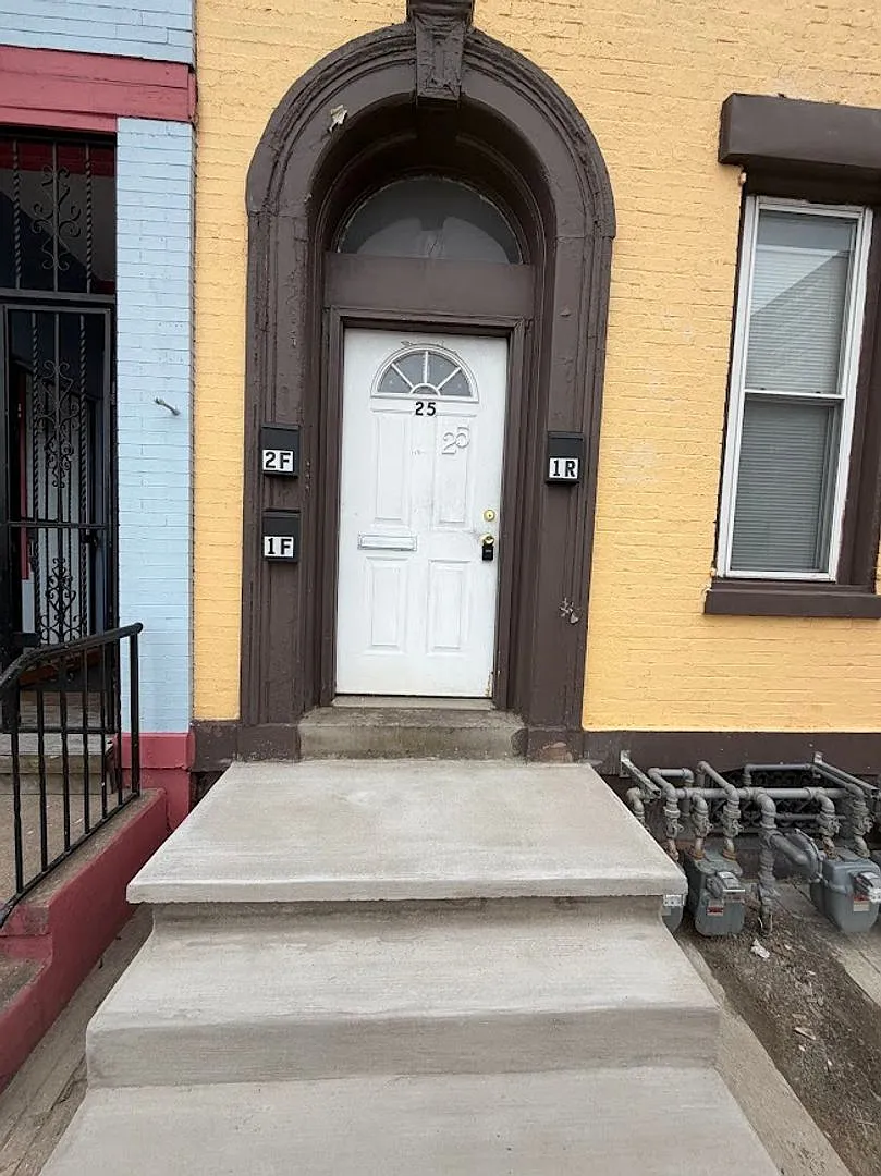 Building Photo - 25 S 9th St