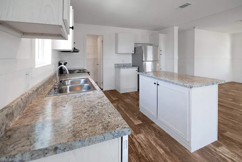3 bed, 2.0 bath, 1568 sqft, $999 — Photo 3