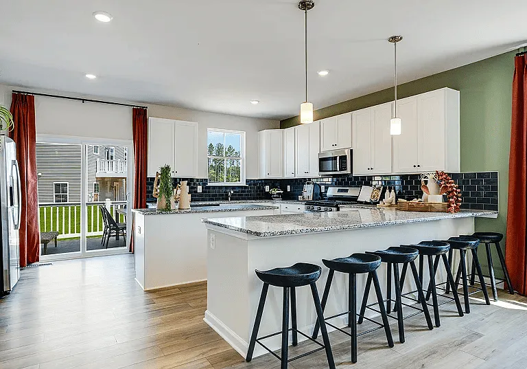 8745 Whitman Dr — Photo 3