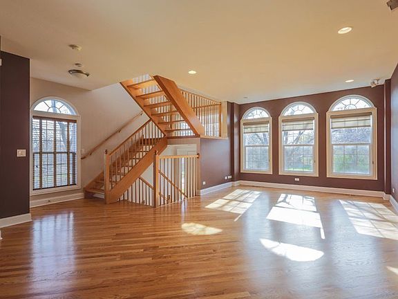4th image of 944 Shandrew Dr