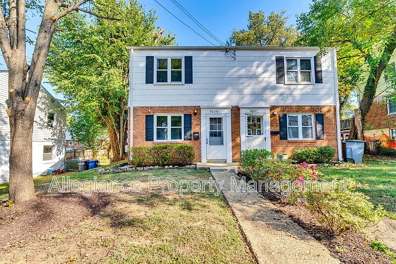 2 bed, 1.0 bath, 896 sqft, $2,500 — Photo 1