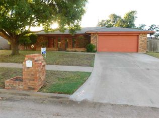 1124 NW 75th St, Lawton, OK 73505