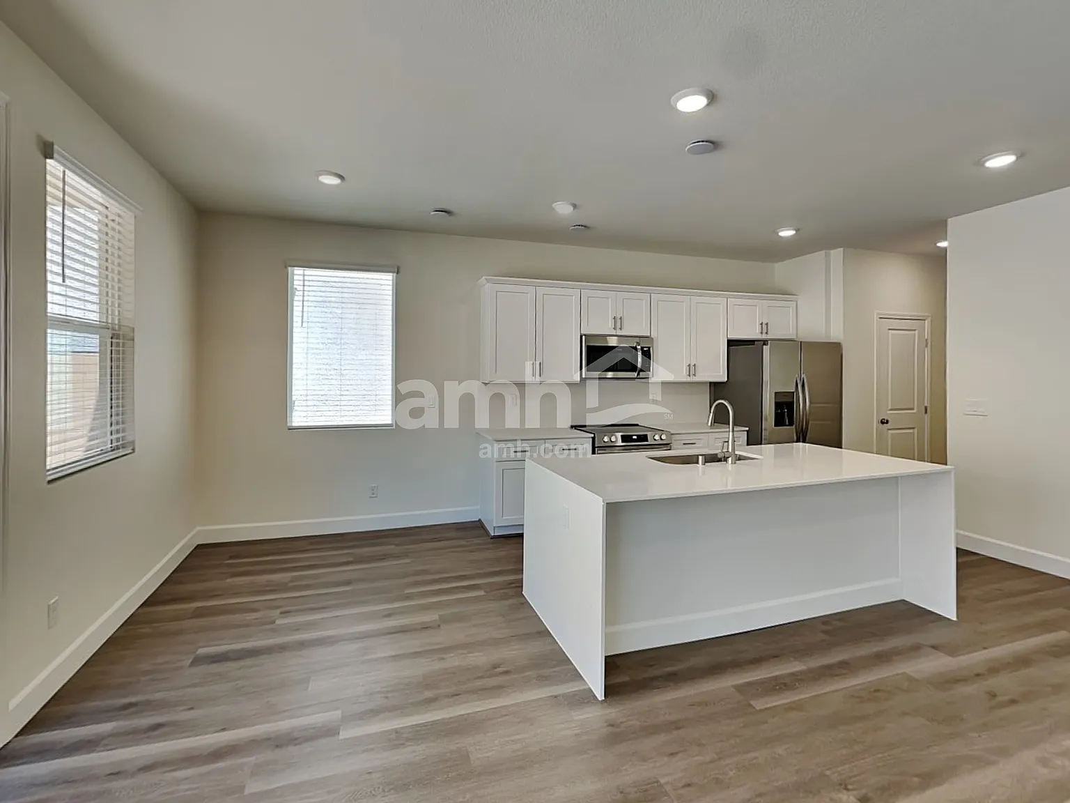 3 bed, 2.5 bath, 1808 sqft, $2,410 — Photo 4
