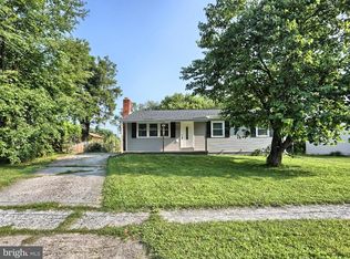 409 Floral Ln, Dauphin, PA 17018