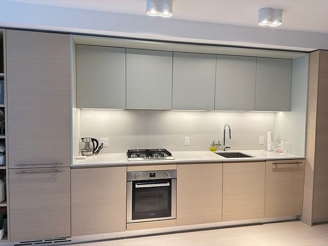 2nd image of 1289 Hornby St #921