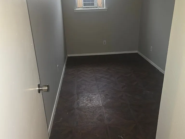 505 Oak St — Photo 7