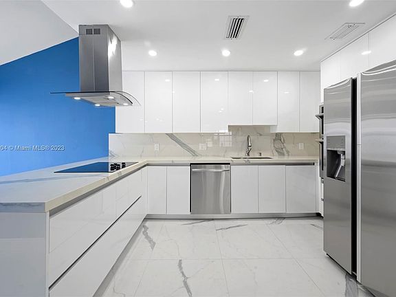 5th image of 20904 Leeward Ct APT 222-2