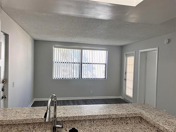 5th image of 718 Executive Center Dr APT 24