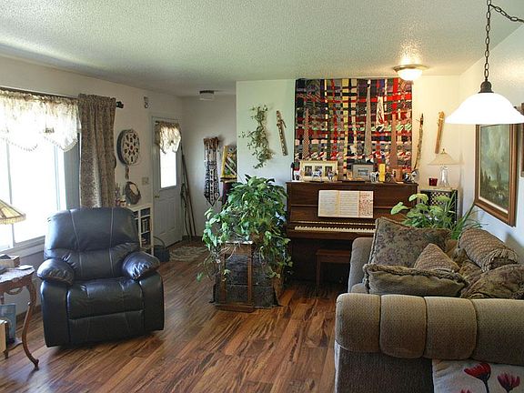 2nd image of 544 Maple St
