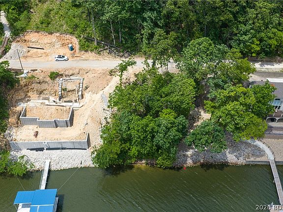 2nd image of Mimosa Rd