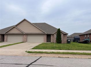 130 Foxglove St, Centerton, AR 72719
