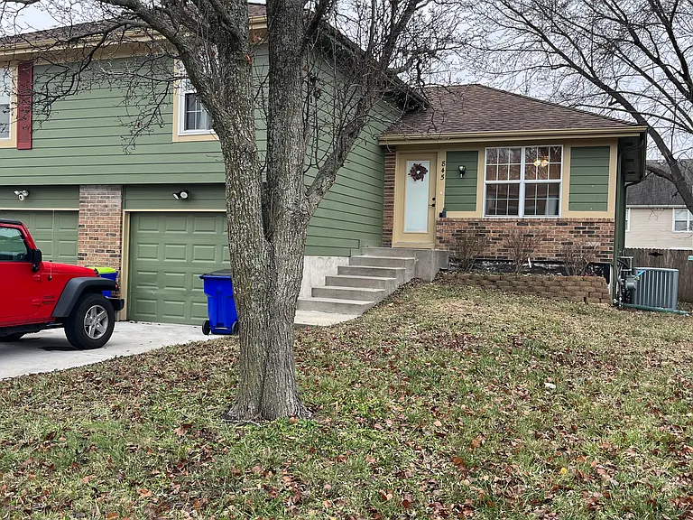 Large newly updated 3 Bedroom 2 Full Bathroom half duplex!