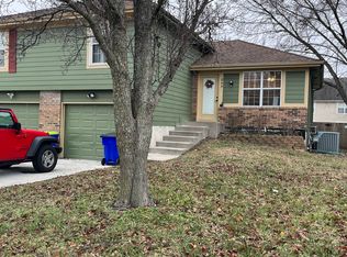 845 E Pinewood St, Gardner, KS 66030