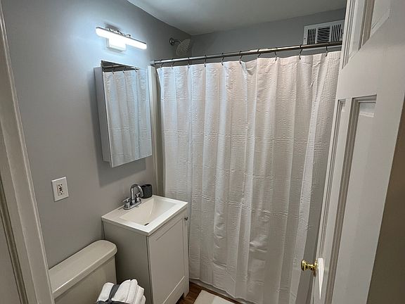 5th image of 101 Comstock Ave APT 2