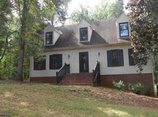2808 Magnolia Dr, Charlottesville, VA 22901
