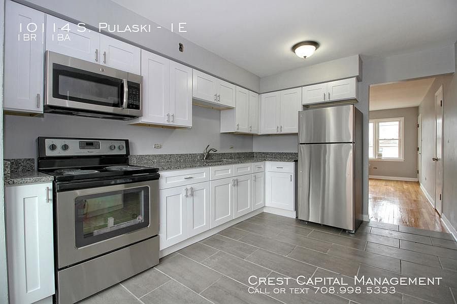 2nd image of 10114 S Pulaski Rd APT 1E
