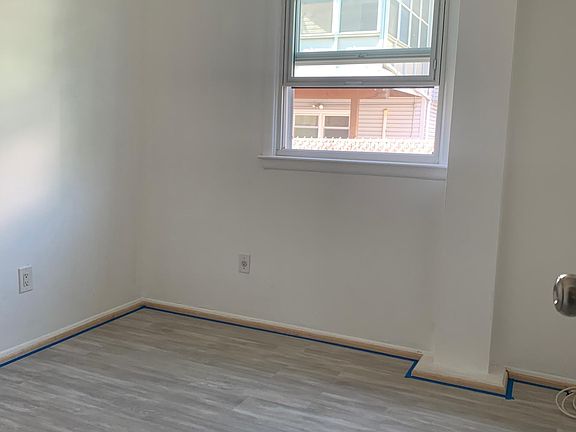 4th image of 575 Pendale St Floor 1