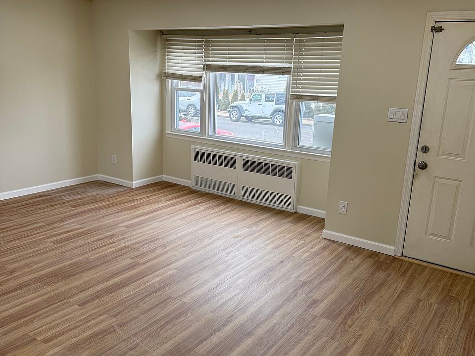 1st image of 291 Evans Ave Floor 1