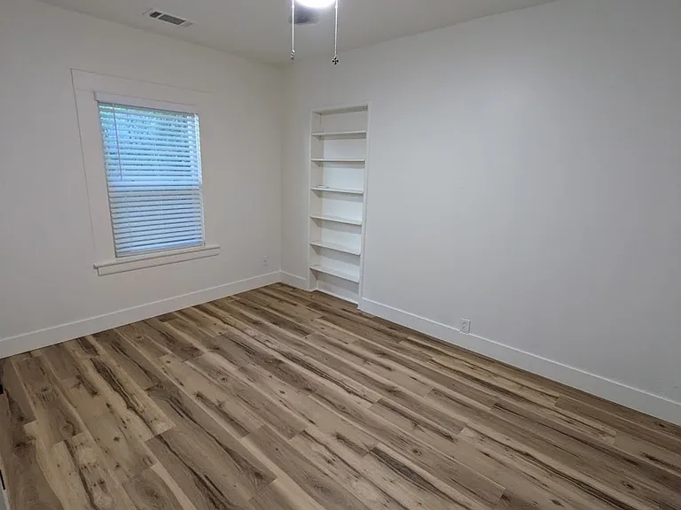 1267 Warner St — Photo 9