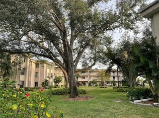 2244 Winkler Ave, Fort Myers, FL 33901