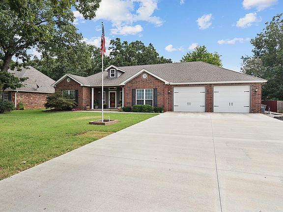 2nd image of 10060 E Pin Oak Ln