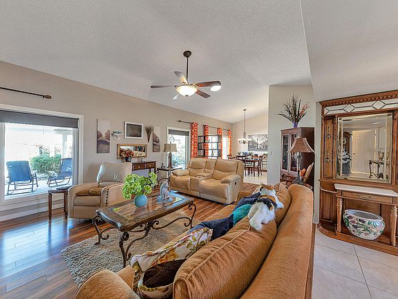 3rd image of 2367 Leisure World