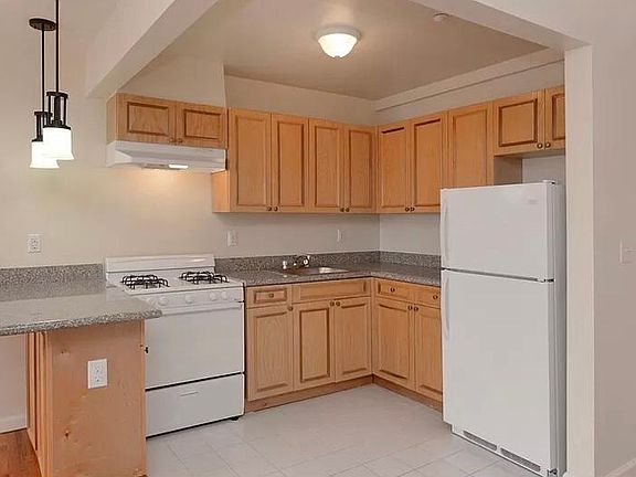 3rd image of 36 Hilton Ave #210
