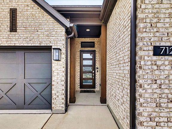 3rd image of 7121 Mantle Ridge Dr