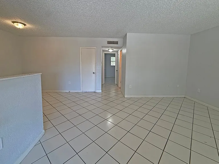 2 N Fernwood Ave #14 — Photo 4