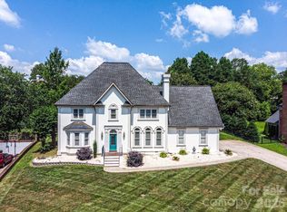 4215 3rd St NW, Hickory, NC 28601
