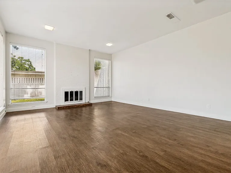 3611 Stables Ln — Photo 6
