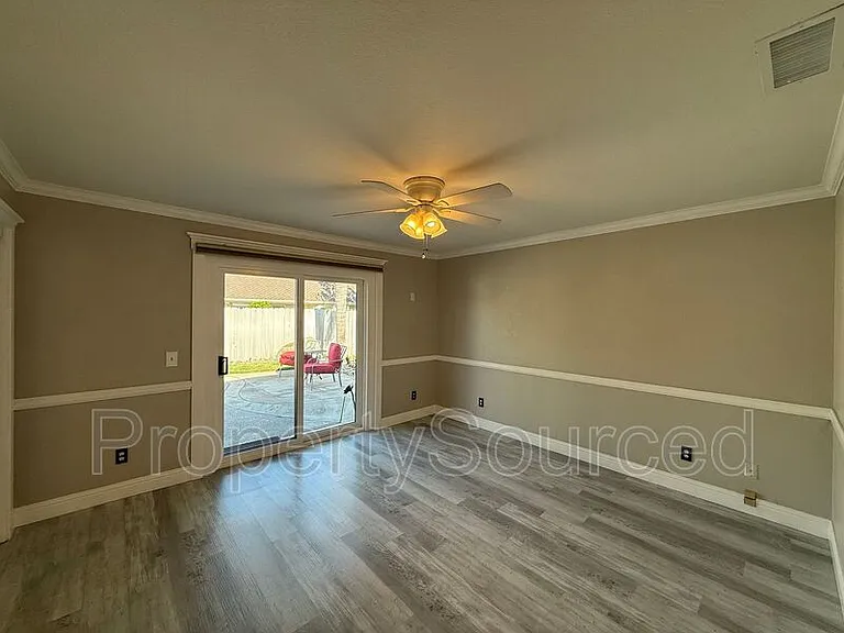 1351 Aksland Dr — Photo 19