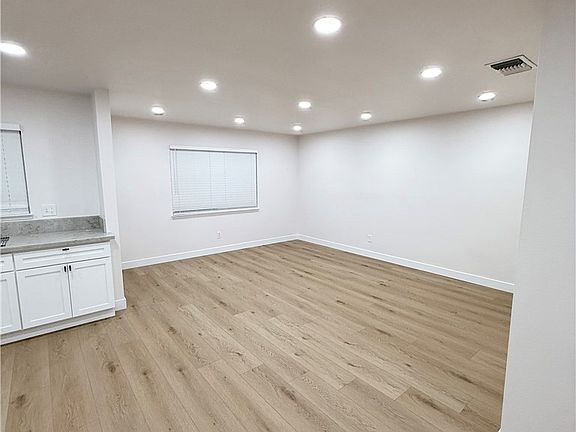 4th image of 2837 7th St