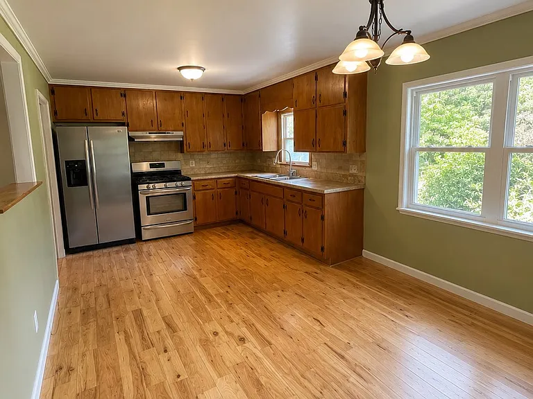 437 Haw Branch Rd — Photo 5