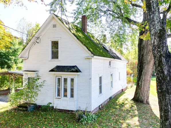 67 Pleasant Street, Solon, ME 04979