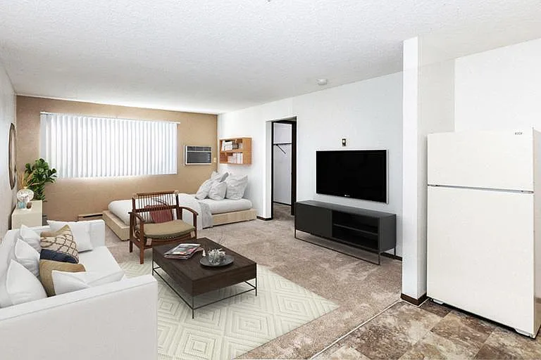 Foxhill Apartments — Photo 14