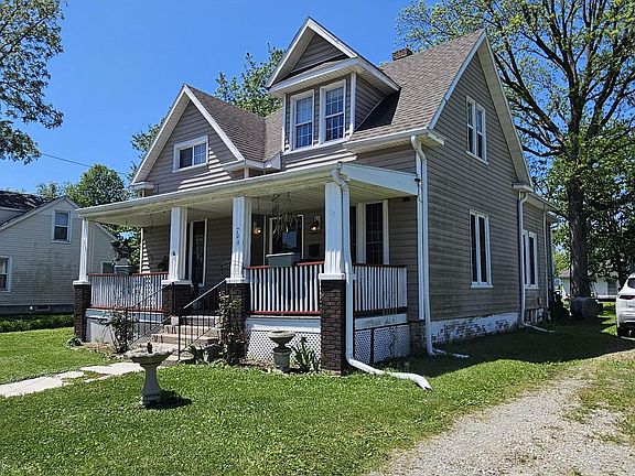 2nd image of 709 S Clark St