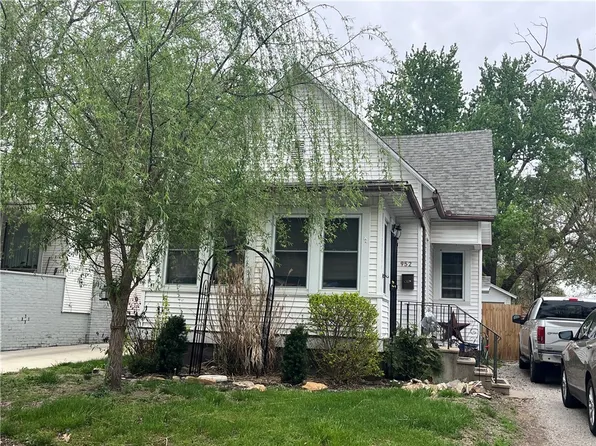 952 W Packard St, Decatur, IL 62522