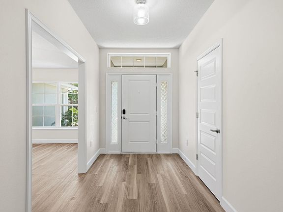 4th image of 885 Clearmont Street